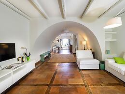 Luxurious Holiday Home in Acireale with Hot Tub