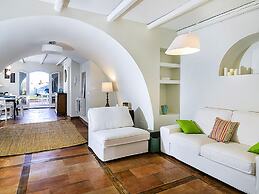 Luxurious Holiday Home in Acireale with Hot Tub