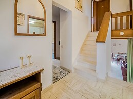 Quiet Valley View Retreat