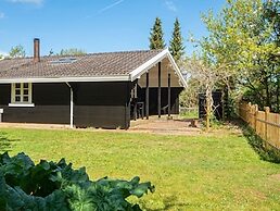 6 Person Holiday Home in Farvang