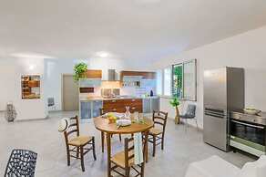 Spacious Villa With Pool