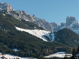 Chalet in Annaberg-lungotz With a Community Pool