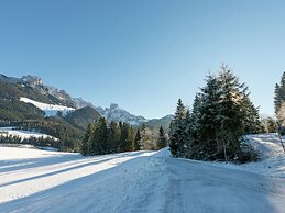 Chalet in Annaberg-lungotz With a Community Pool
