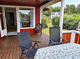 10 Person Holiday Home in Staubø