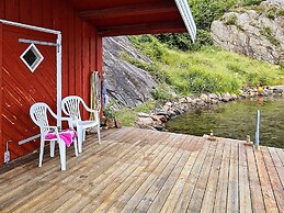 10 Person Holiday Home in Staubø
