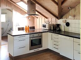 Charming Cottage Retreat-by Traum