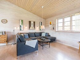 Seaside Cozy Cottage-by Traum