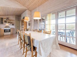 Seaside Cozy Cottage-by Traum