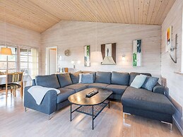 Seaside Cozy Cottage-by Traum