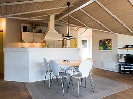 6 Person Holiday Home in Blavand