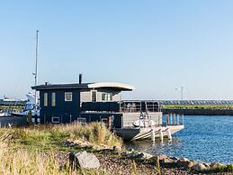 Seaside Serenity in Hvide Sande-by Traum