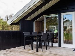 Cozy Cottage Retreat in Blavand-by Traum