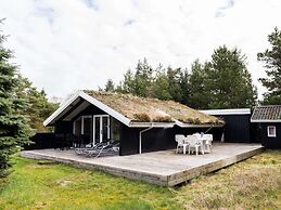 Cozy Cottage Retreat in Blavand-by Traum