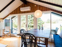 Cozy Cottage Retreat in Blavand-by Traum
