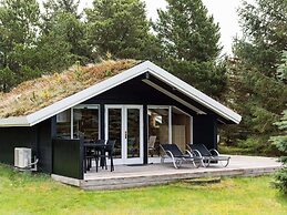 Cozy Cottage Retreat in Blavand-by Traum