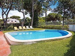 Lovely Villa in Vilamoura With Private Pool