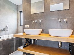 Nice House with two Bathrooms near Baarle-Nassau