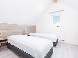 Comfy Holiday Home, Beach Within Walking Distance