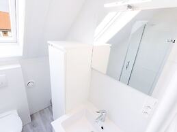 Comfy Holiday Home, Beach Within Walking Distance