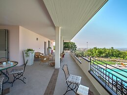 Beachside Apartment in Tavullia