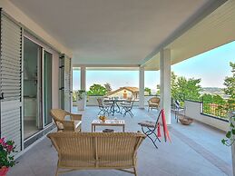 Beachside Apartment in Tavullia