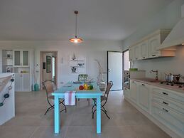 Beachside Apartment in Tavullia