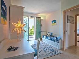 Beachside Apartment in Tavullia