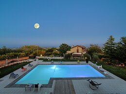 Beachside Apartment in Tavullia