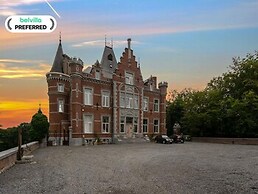 Wellness Castle With Cinema Bliss