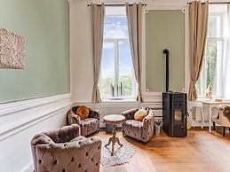 Wellness Castle With Cinema Bliss