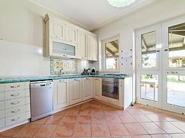 Belvilla by OYO Villa Somnium