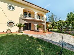 Belvilla by OYO Villa Somnium