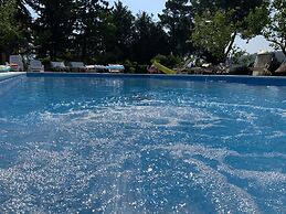 Belvilla by OYO Villa Somnium