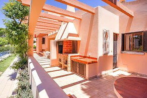Villa in Vilamoura With Pool Near Beach