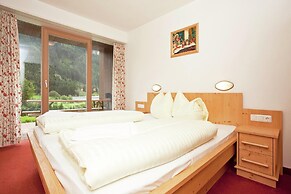 Holiday Home in Konigsleiten With Swimming Pool
