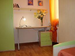 Holiday Home with Nicely Decorated Interior near Lake Garda