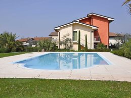 Holiday Home with Nicely Decorated Interior near Lake Garda
