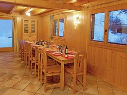 Spacious Chalet near Center of La Tzoumaz