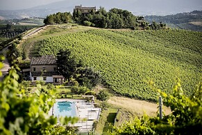 Apartment in Ascoli Piceno With Pool & Beaches