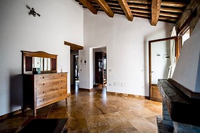 Apartment in Ascoli Piceno With Pool & Beaches