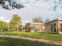 Cozy Chalet at Holiday Park Fort den Haak