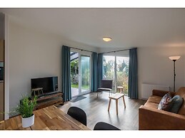 Cozy Chalet at Holiday Park Fort den Haak