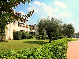 Belvilla by OYO Apartment in Peschiera del Garda