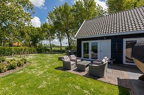 Holiday Home in Vrouwenpolder With Garden