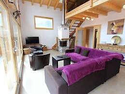 Charming Chalet With Open Fireplace