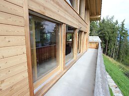 Charming Chalet With Open Fireplace