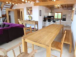 Charming Chalet With Open Fireplace