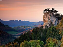 Charming Chalet With Open Fireplace