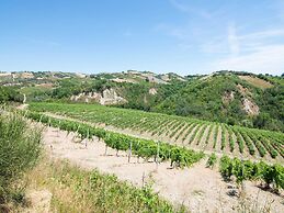 Captivating Apartment in Ascoli Piceno with Hot Tub