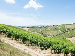 Captivating Apartment in Ascoli Piceno with Hot Tub